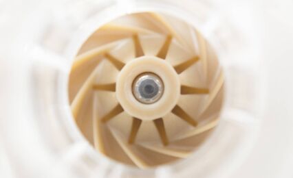 Turbine centrifuge à faible inertie rotorique
